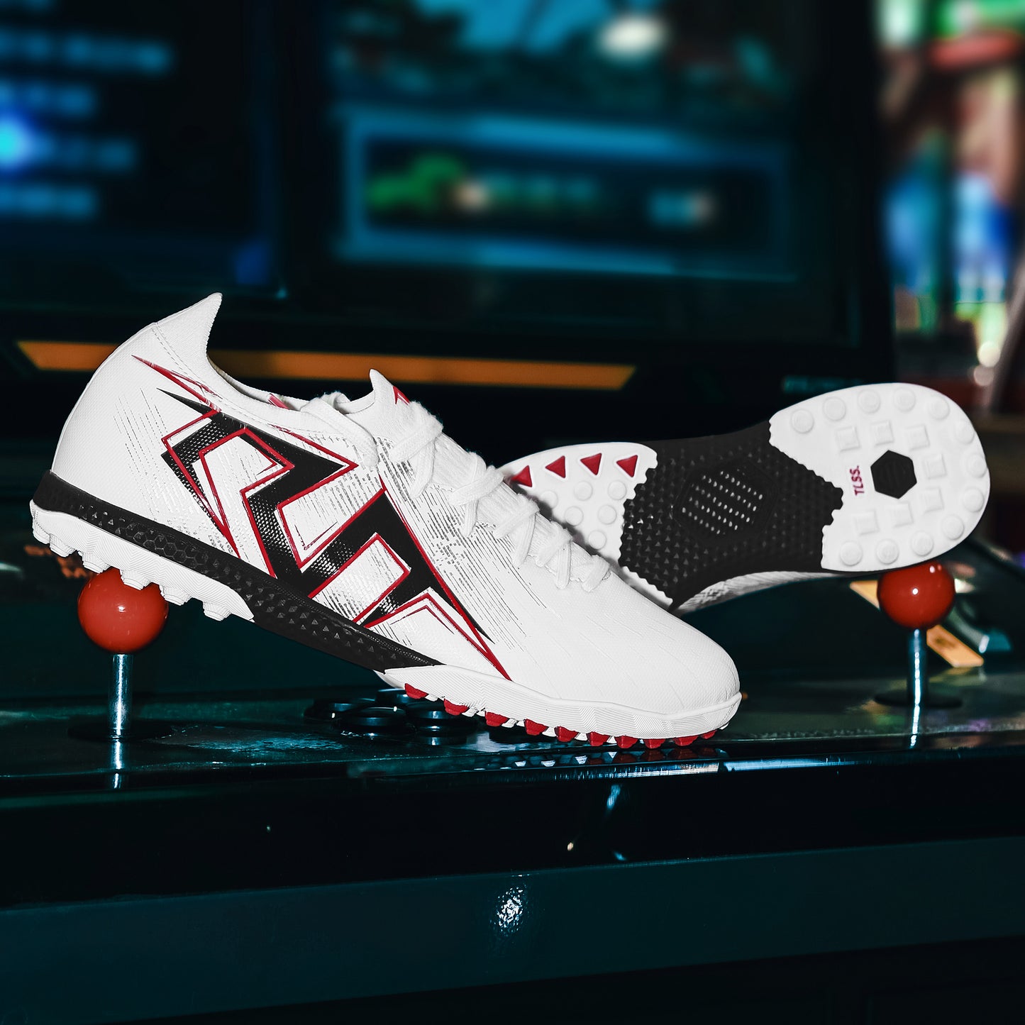 STRIKER.711 TF -Premier Pack