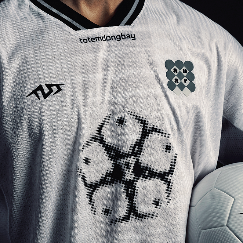 TLSS x ANAR Short-Sleeve Top