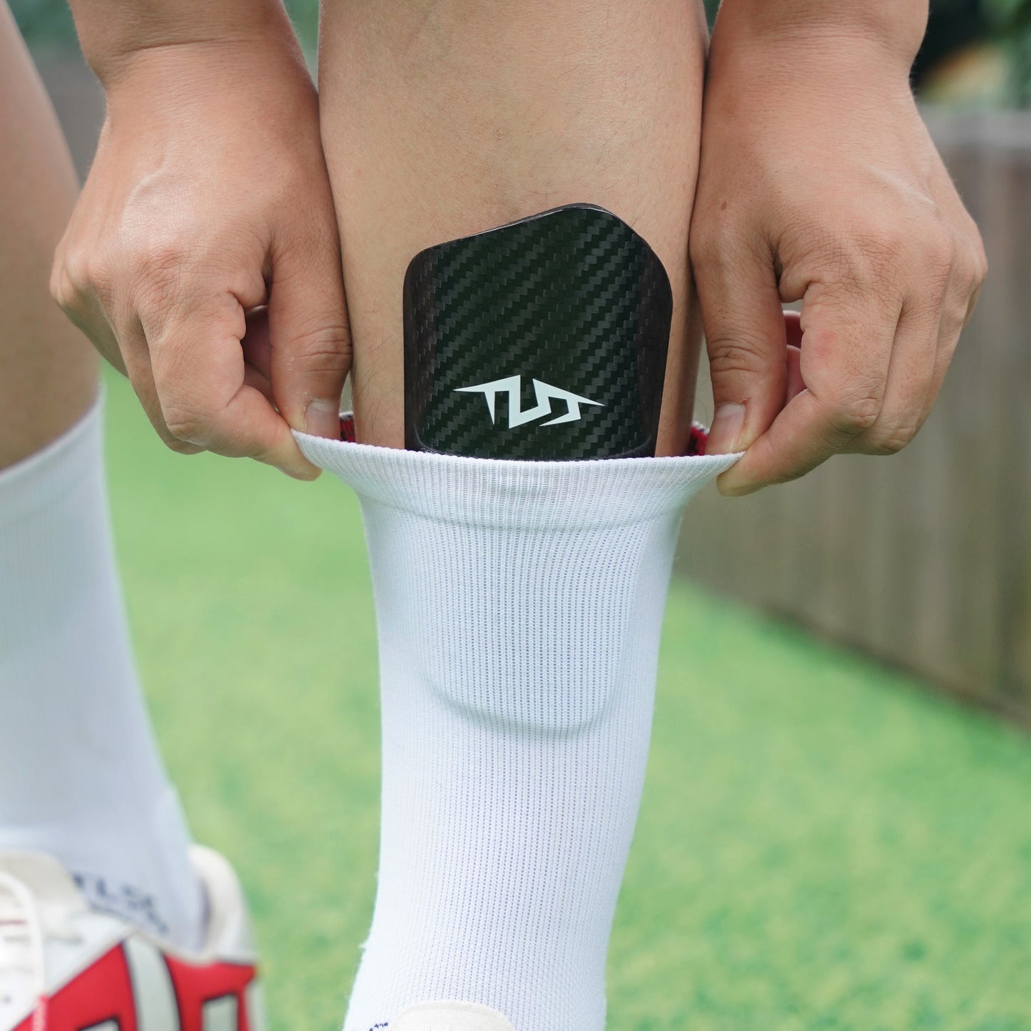 T7 Carbon Fiber Insert Type Shock Absorbing Shin Guard